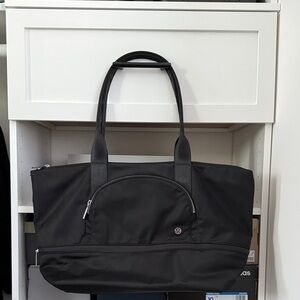 lululemon City Adventure Tote Bag